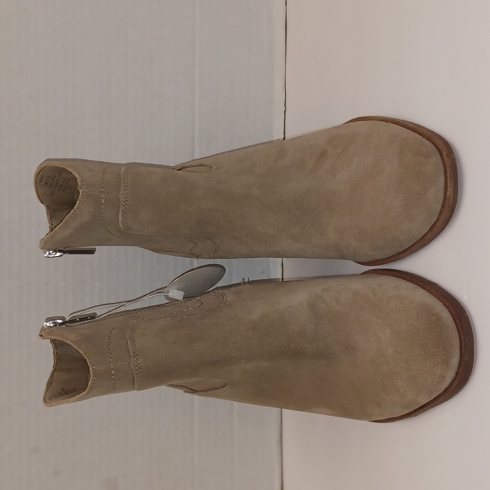 Lucky Brand size 8 1/2 women's tan ankle suede upper wedge boot.